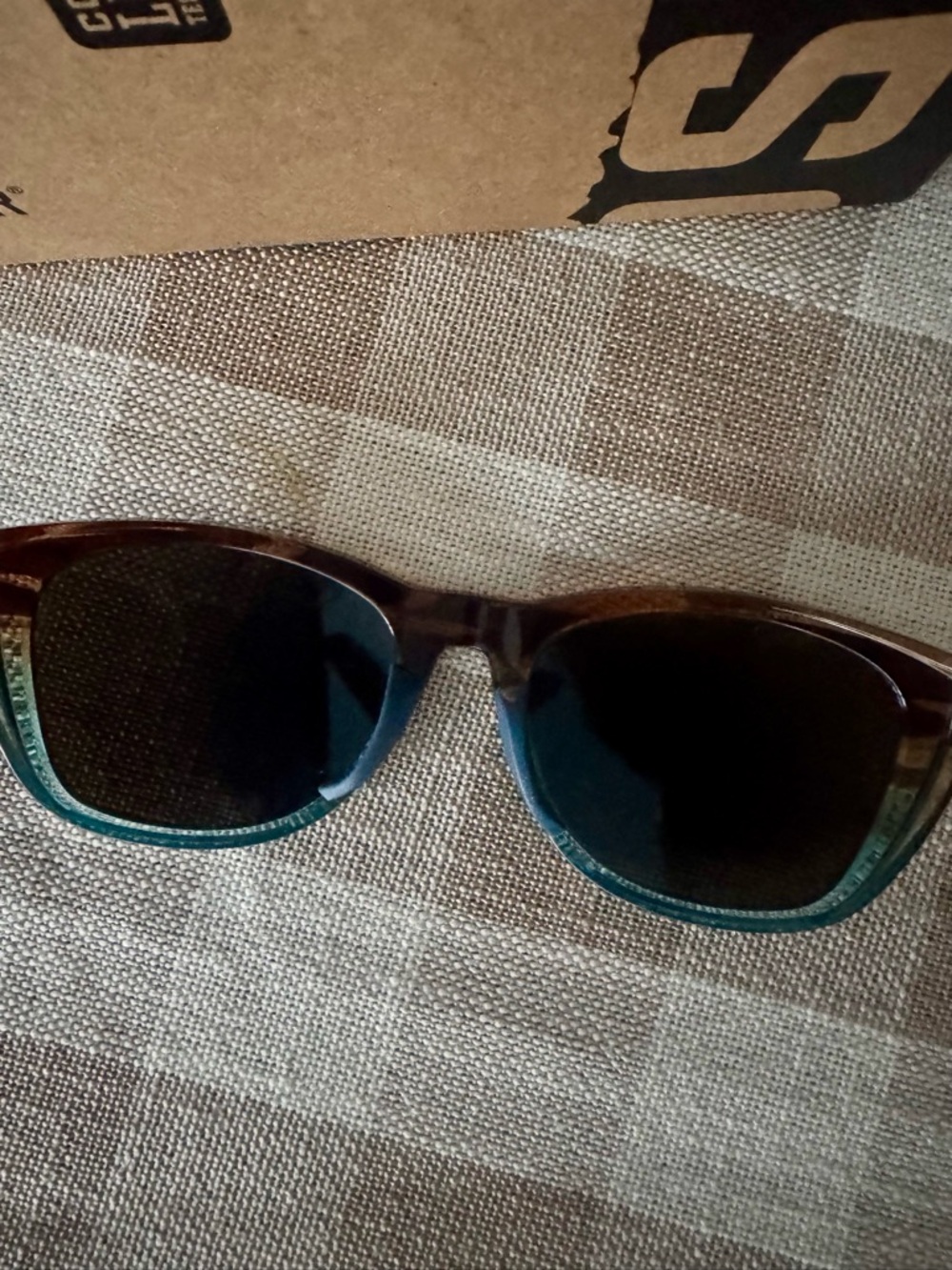 Costa Aleta Sunglasses - Tortoiseshell Frame with Blue polarized lenses. - Picture 4 of 11